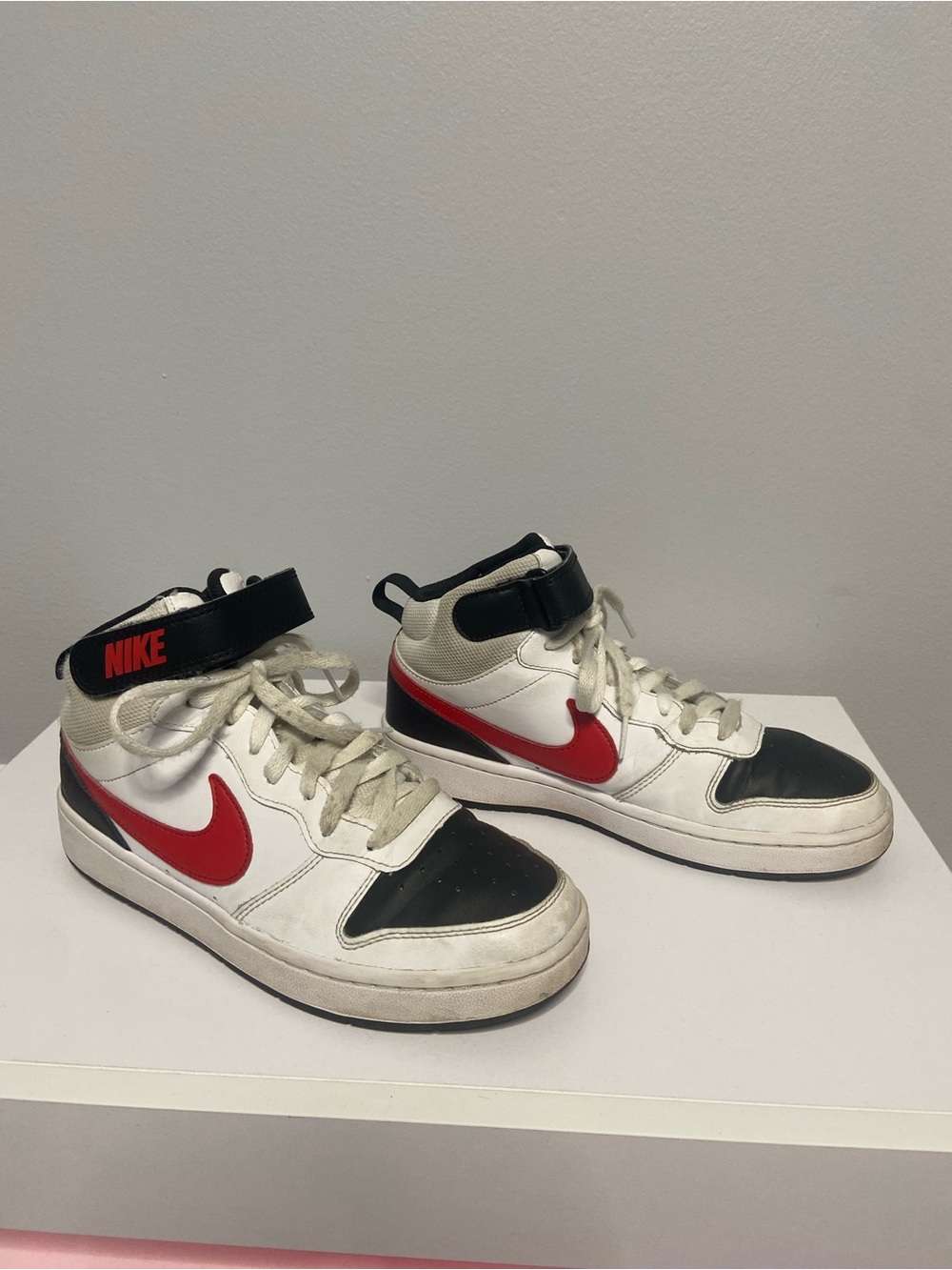 Nike Boys Big Kid Court Borough
Mid 2 Sneakers, Size : 6Y